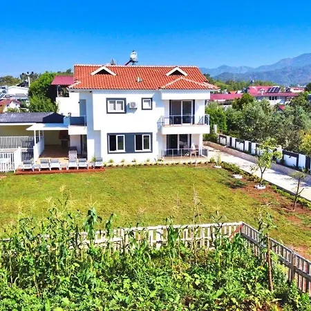 Fethiye'De Muestakil Yuezme Havuzlu 3 Yatak Odali Villa Ali Bey