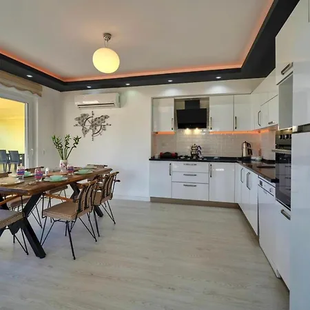 Fethiye'De Muestakil Yuezme Havuzlu 3 Yatak Odali Villa Ali Bey Kargı
